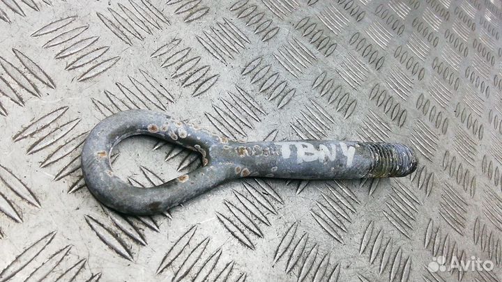 Крюк буксировочный на Nissan Qashqai J10