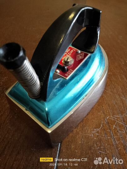 Утюжок для школьной формы и глажки кружев