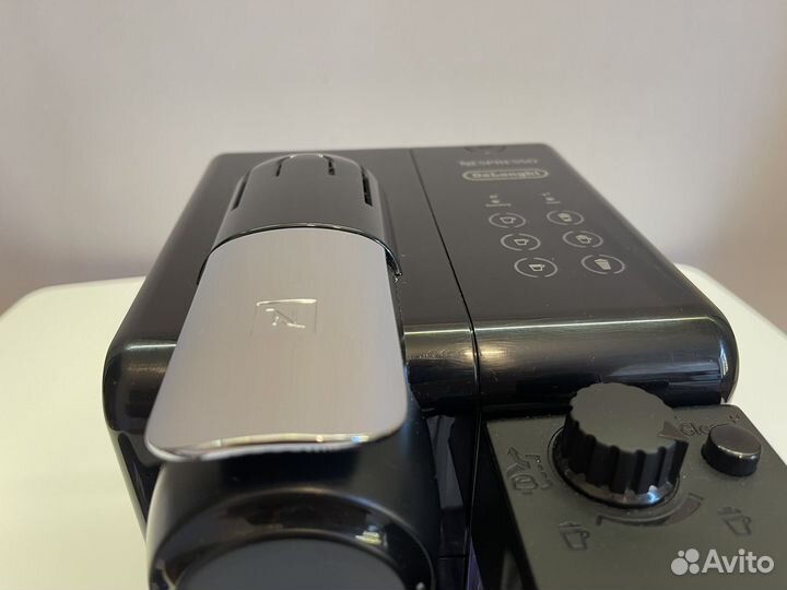 Кофемашина Delonghi Nespresso EN550