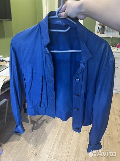 Костюм из тонкой перчаточной кожи