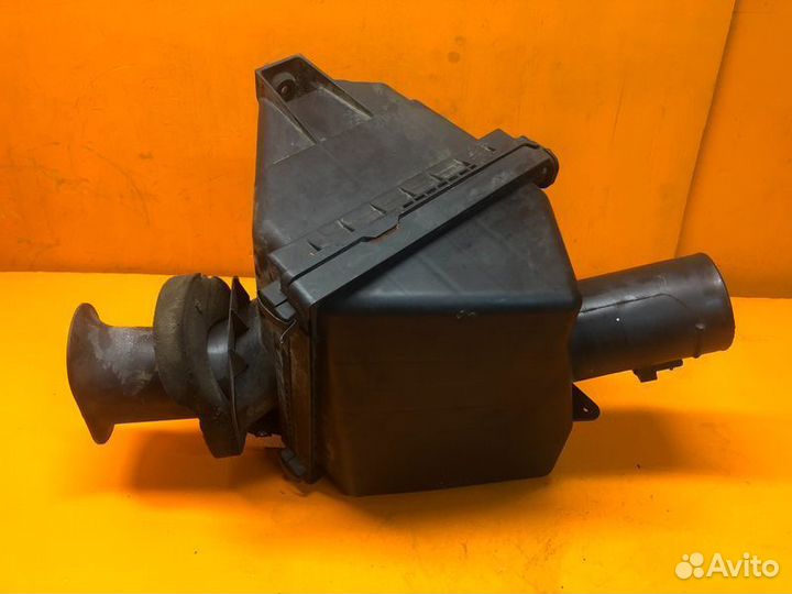 Корпус воздушного фильтра Infiniti Qx56 JA60 5.6