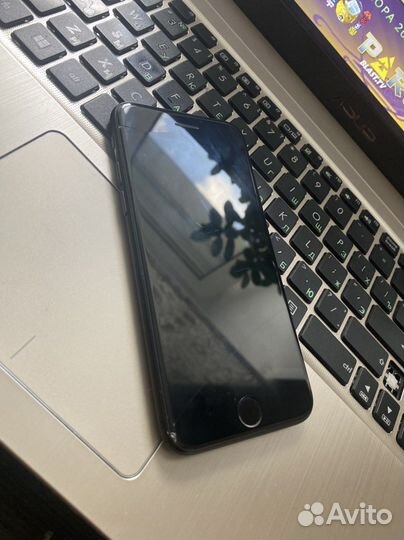 Телефон iPhone