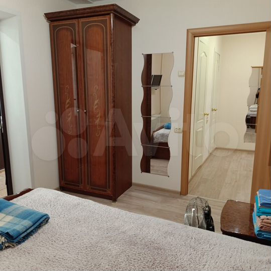 2-к. квартира, 57 м², 1/9 эт.