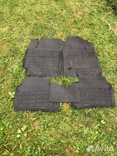 Автомобильные коврики резиновые