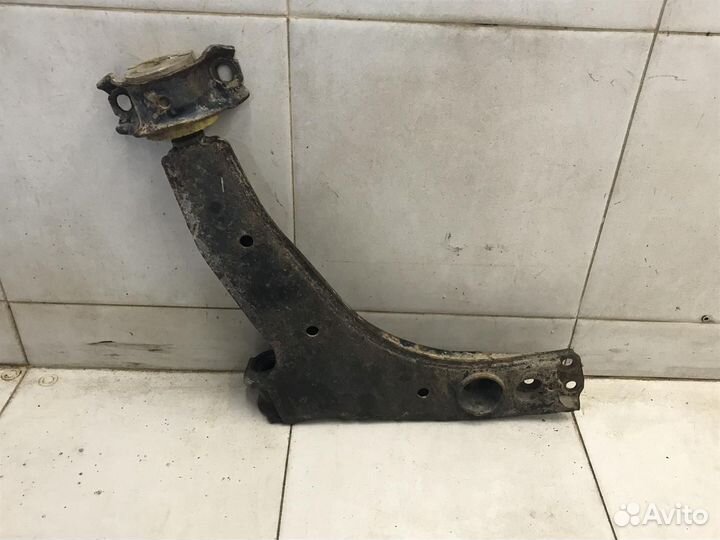 Рычаг передний правый Espero 1991-1999