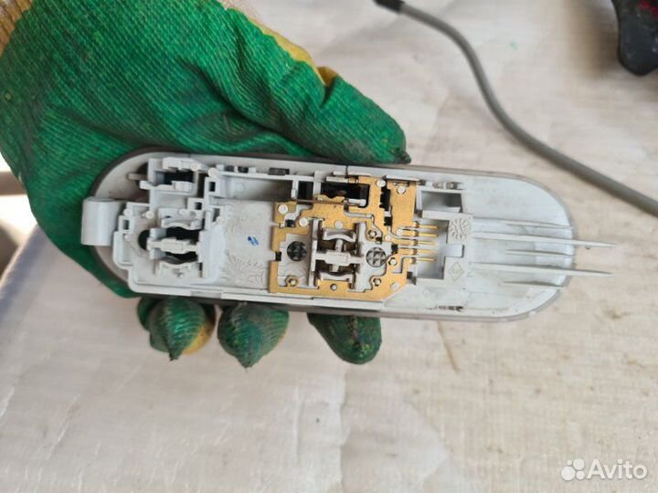 Фонарь салона Renault Sandero 2011