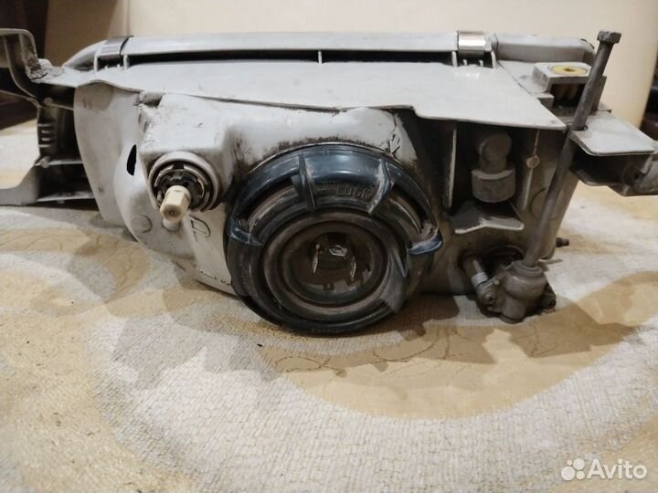 Фара передняя правая Тойота Королла 100