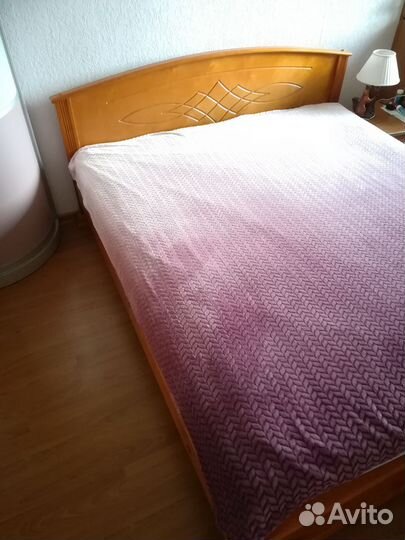 Кровать двухспальная бу 180 200 без матраса