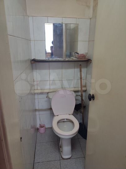 Комната 10,4 м² в 5-к., 2/2 эт.