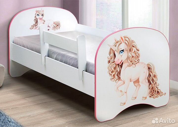 Детская кровать для девочки с бортиками. В наличии