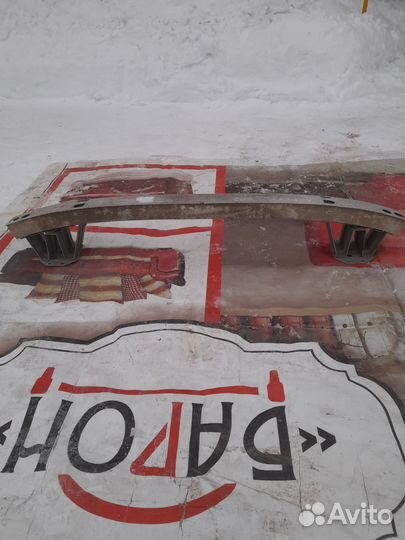 Усилитель бампера Toyota avensis 2003-2010 год