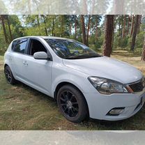 Kia Ceed 1.6 AT, 2011, 167 000 км, с пробегом, цена 955 000 руб.