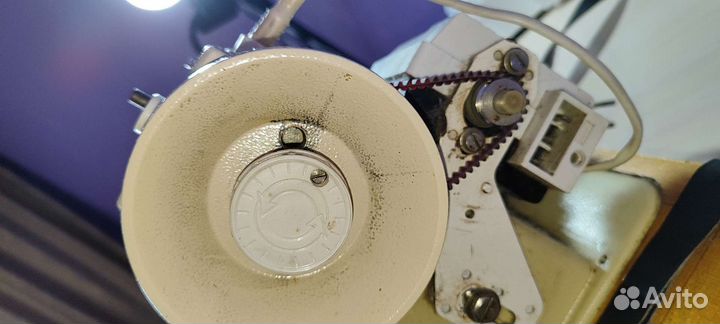 Швейная машинка Чайка