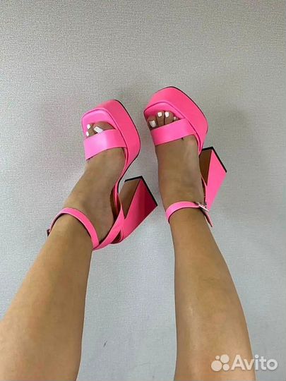 Босоножки летние женские