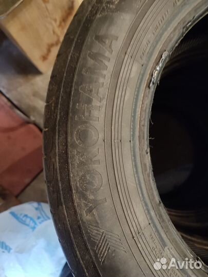 Yokohama BluEarth AE01 215/60 R16