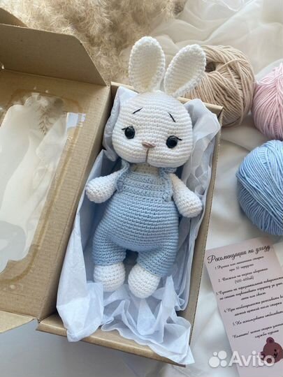Зайка в платье игрушка вязаная амигуруми