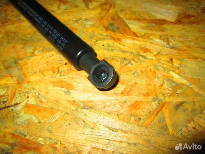 Упор газовый (амортизатор) капота BMW x5 e53