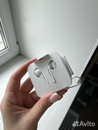 Орининальные наушники на айфон