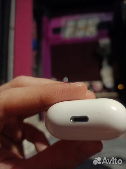 Оригинал кейс airpods б/у