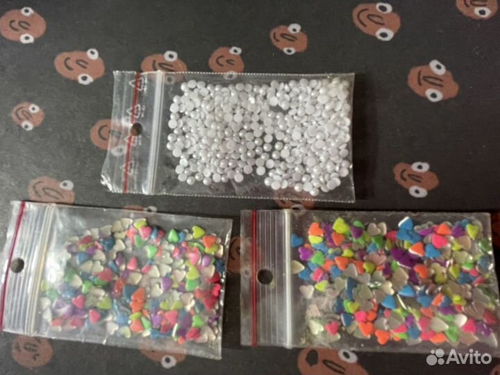 Украшения для ногтей и масло для кутикулы