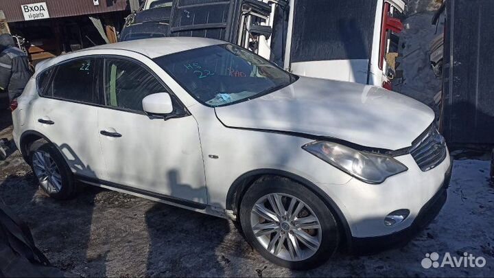 Подкрылок передний левый Infiniti Ex37 NJ50