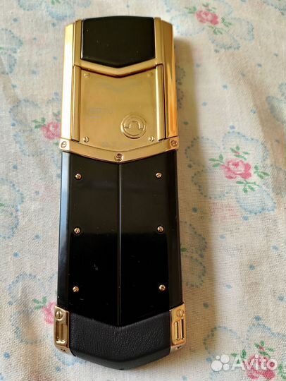 Vertu Ascent 2010
