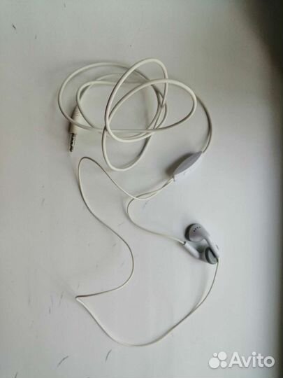 Проводные наушники samsung