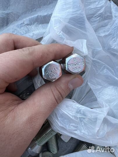 Колесные болты 14х1.5 сфера cayennee 958