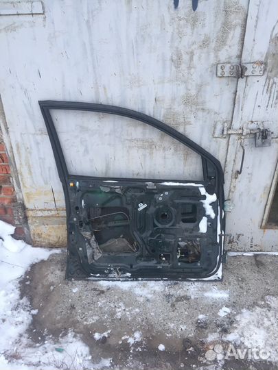 Дверь передняя левая Mitsubishi Space Star