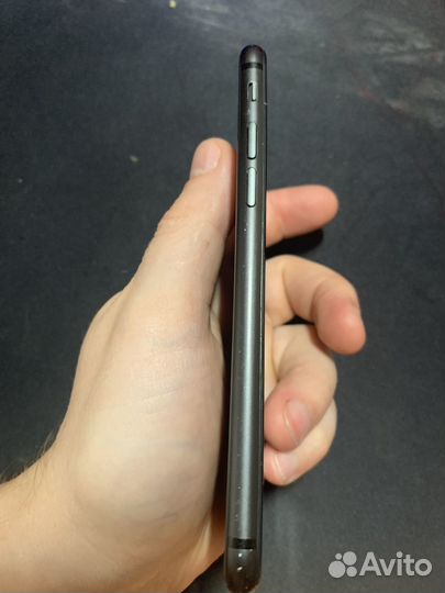 Телефон iPhone 8 64 gb
