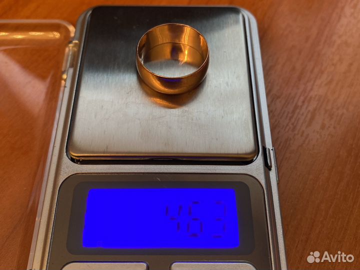 Кольцо золотое с янтарем