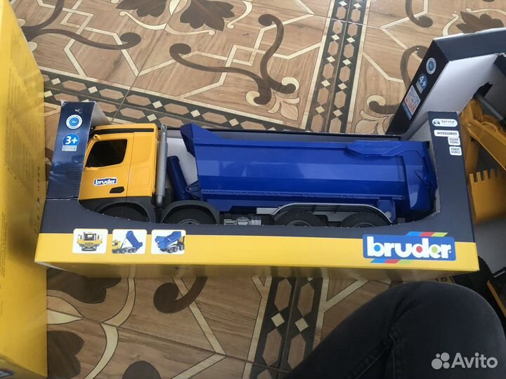 Детские игрушки машинки bruder