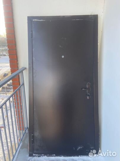 Дверь от застройщика