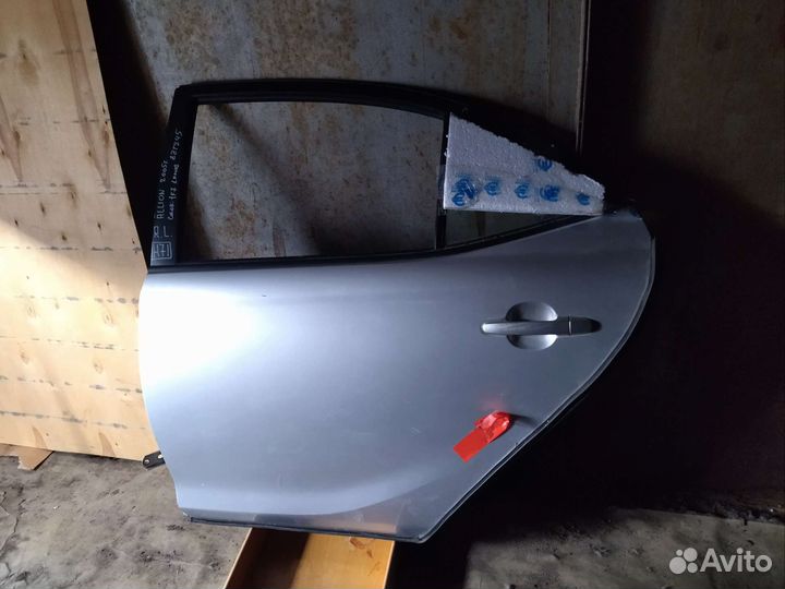 Дверь боковая