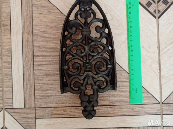 Чугунная подставка под утюг