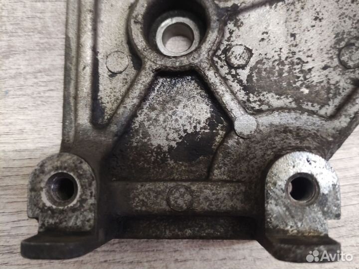 Кронштейн компрессора кондиционера Hyundai SantaFe