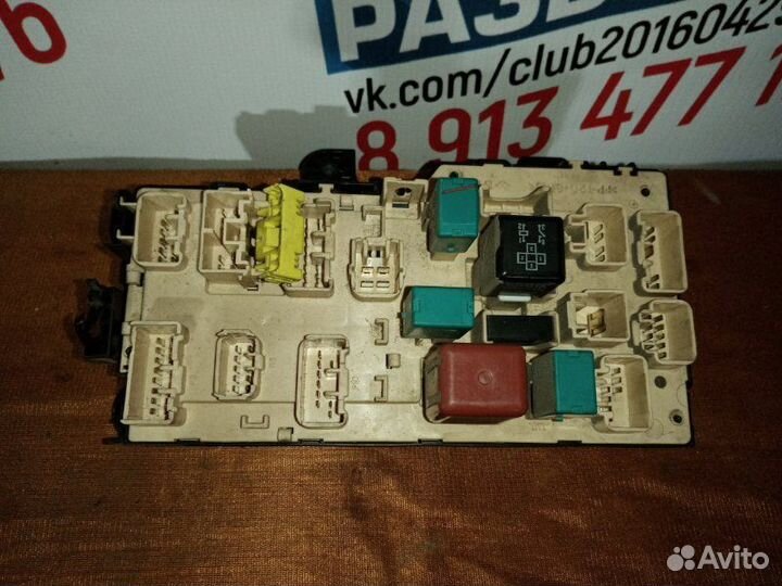 Блок предохранителей салонный Toyota Vista SV55