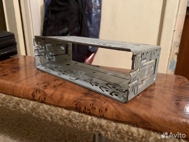 Металлический бокс для установки автомагнитолы