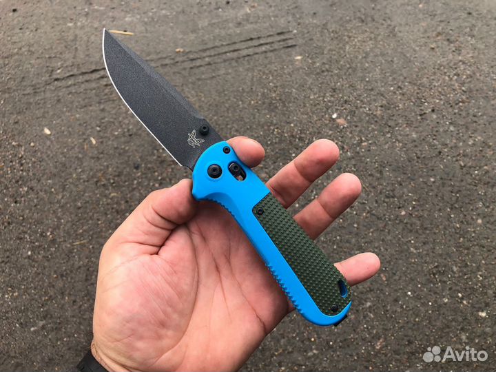 Складной нож Benchmade Redoubt