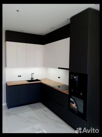 Кухня угловая с барной стойкой