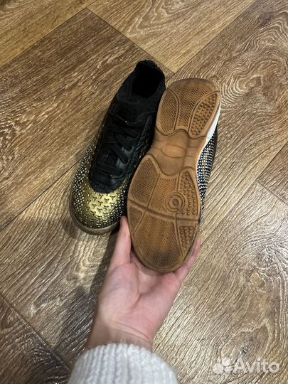 Футбольные бутсы