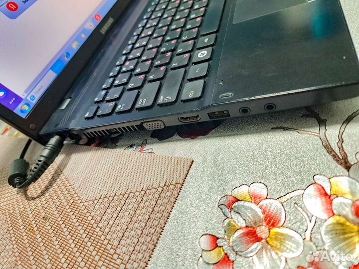 Ноутбук Samsung 305V5A-T05