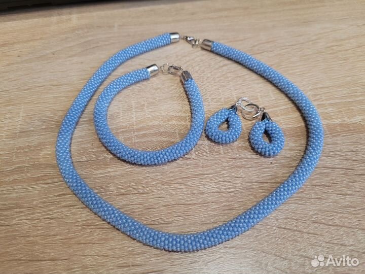 Украшения из бисера