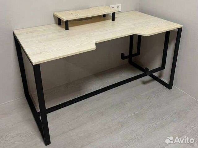 Игровой геймерский компьютерный стол