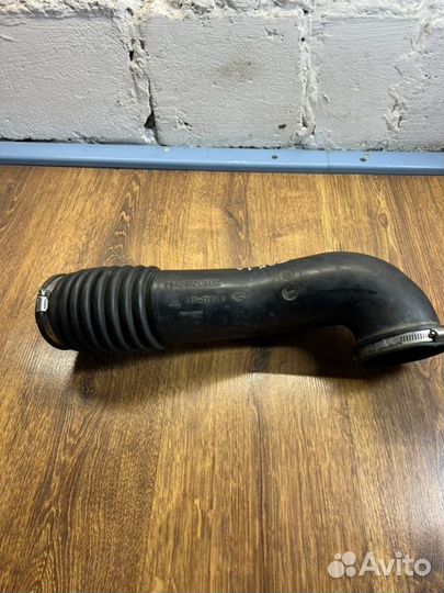 Патрубок впускной системы Ford Focus 1 седан 2