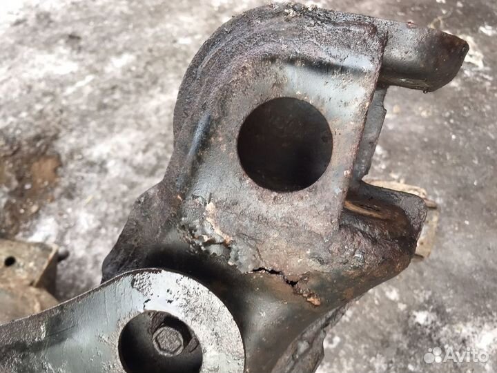 Подрамник передний Mazda Tribute