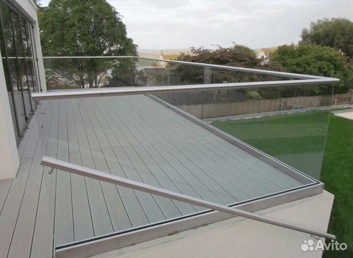 Безрамные стеклянные ограждения террас