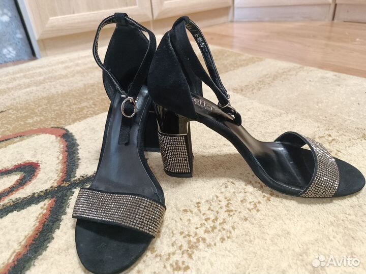 Босоножки женские