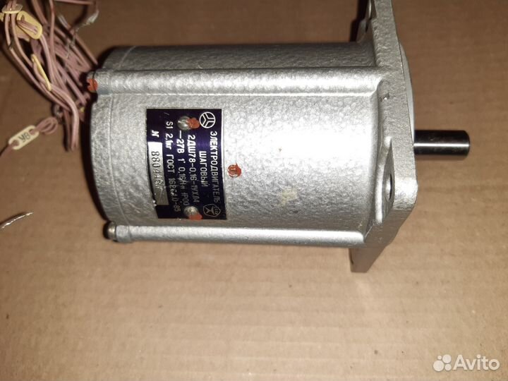 Шаговые двигатели