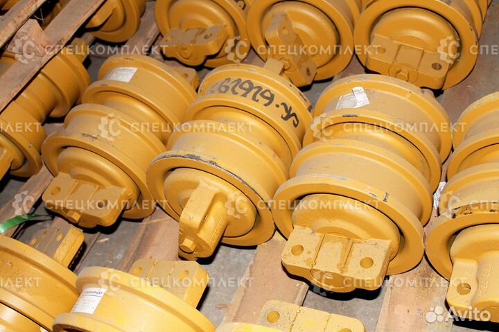 Каток опорный двубортный для CAT D6N